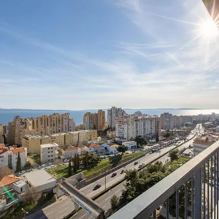Penthouse Heavenly Holiday Home Split Exterior photo