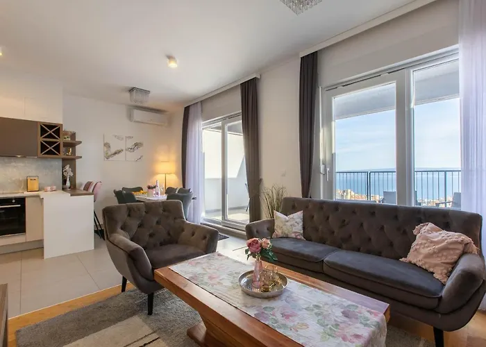 Penthouse Heavenly Holiday Home